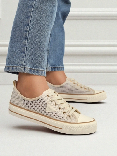 Aurelia Beige - női szövet tornacipő lapos, 3 cm-es talpon