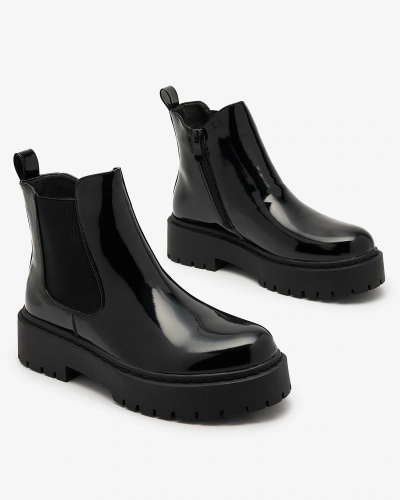 Royalfashion Fekete lakkozott női nem sarkos Glossy Chic csizma