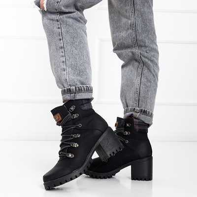 OUTLET Fekete női csizma a Royaltan postán - Footwear