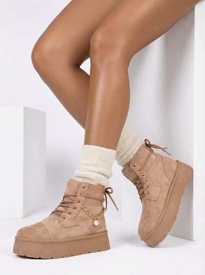 Royalfashion Női fűzős Woruces csizma