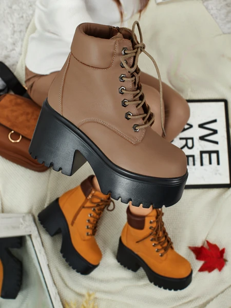 Tavlissa női öko velúr bokacsizma vastag sarokkal és platformmal