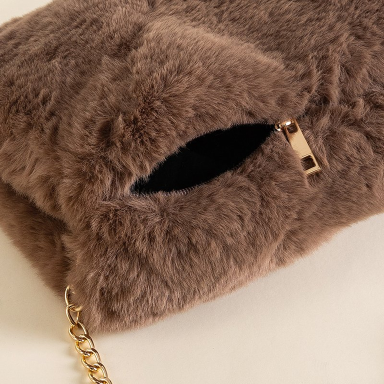 Barna szőrme válltáska - Táskák
