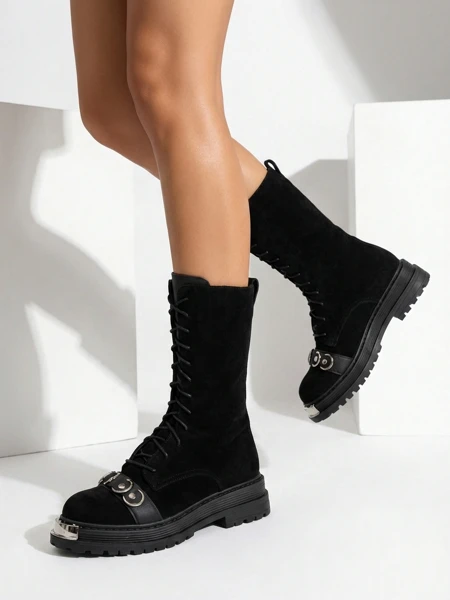 Royalfashion női csipkés csizma Werces