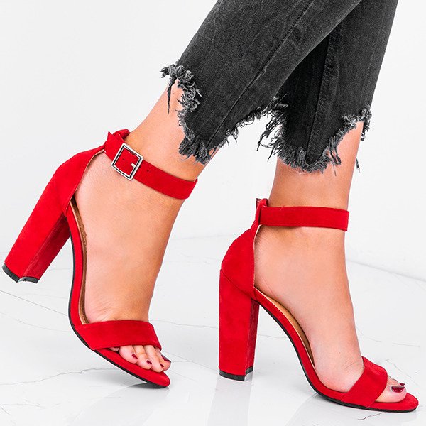 Czerwone sandały na słupku ze sprzączką Marlen - Obuwie