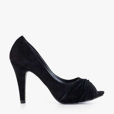 Fekete női szivattyúk tűsarkún, Faira szabással - Lábbeli