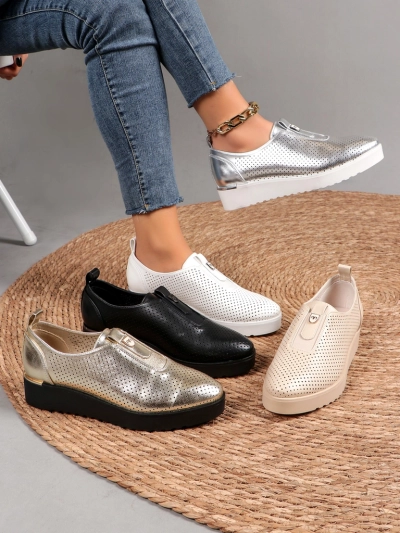 Royalfashion Slip-on női perforált cipők Goffies