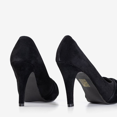 Fekete női szivattyúk tűsarkún, Faira szabással - Lábbeli