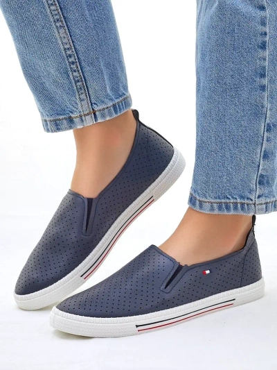 Royalfashion Női perforált slip-on cipők Vielles