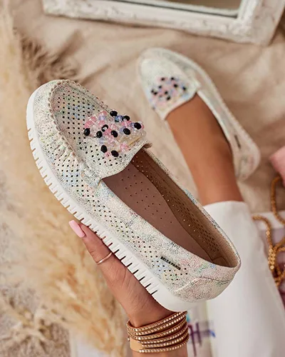 Royalfashion Női gyöngyös áttört mokaszin Namis