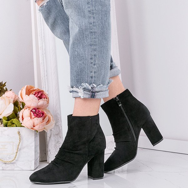 Czarne botki z marszczeniem na słupku Ruby - Obuwie