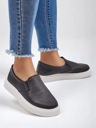 Royalfashion Női perforált slip-on cipő Emillia