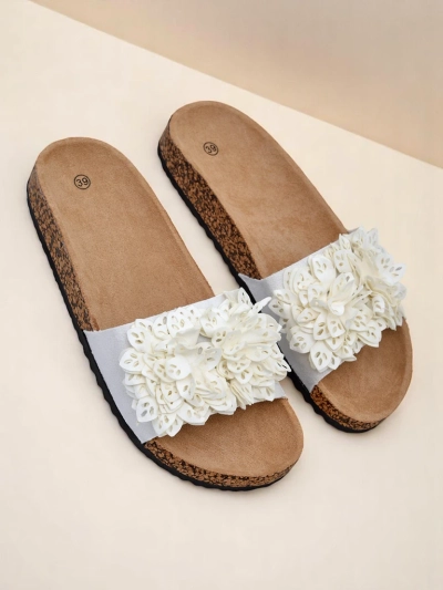 Royalfashion női flip-flop kis virágokkal Occes