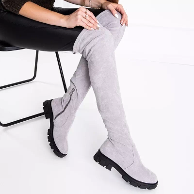 OUTLET Eco - velúr szürke csizma, lapos sarokkal a térd felett Engi- Cipő