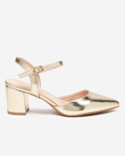 OUTLET Női szandál alacsony oszlopon, arany színben Nerolak - Lábbeli