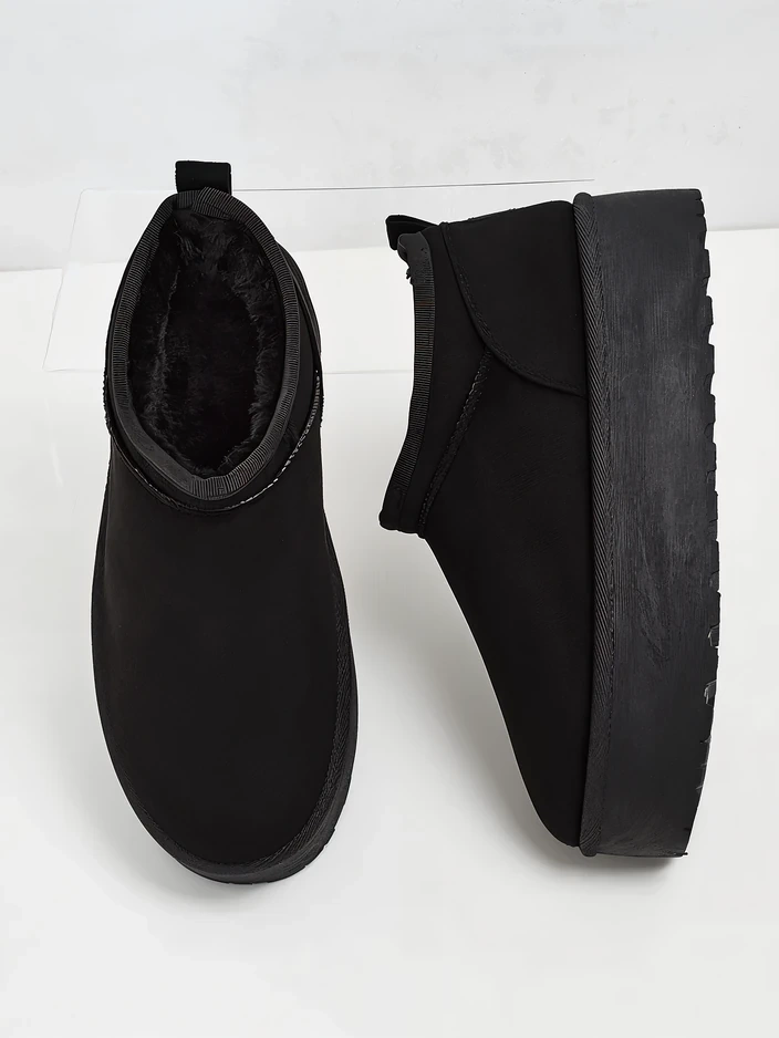 Royalfashion Női rövid csizma a'la hócsizma Ozozi