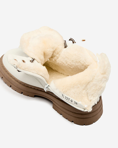 Royalfashion Fehér női szigetelt trapper csizma Radoras