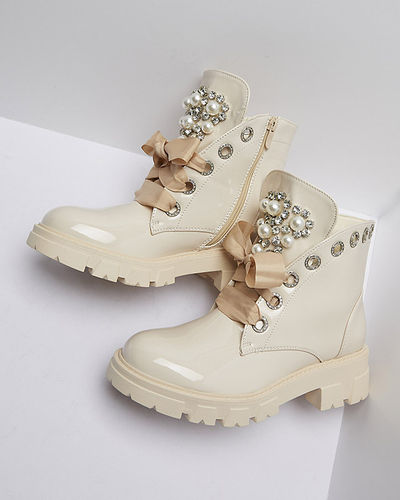 Női lakkbőr bagger csizma bézs színben Oselfo- Lábbeli