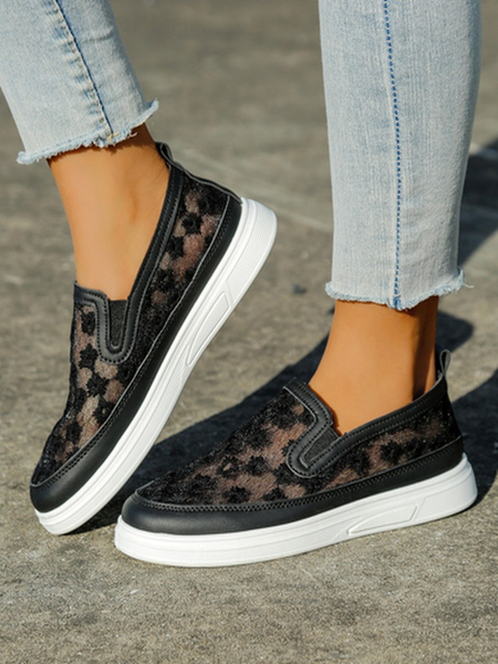 Royalfashion Női hálós loaferek virágokkal Emzos