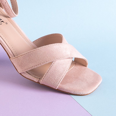 OUTLET Világos rózsaszín női szandál poszton Halita - Footwear