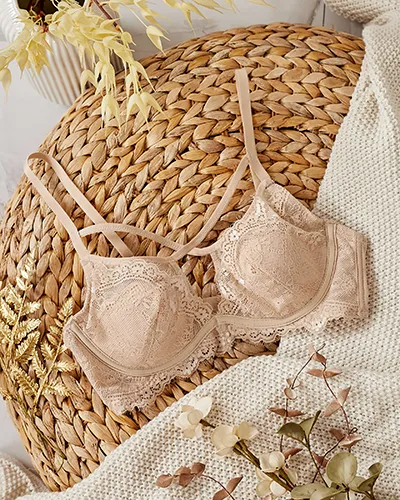 Royalfashion Női melltartó dekoratív pántokkal