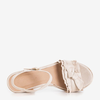 OUTLET Bézs női szandál a Wenisa oszlopon - Lábbeli