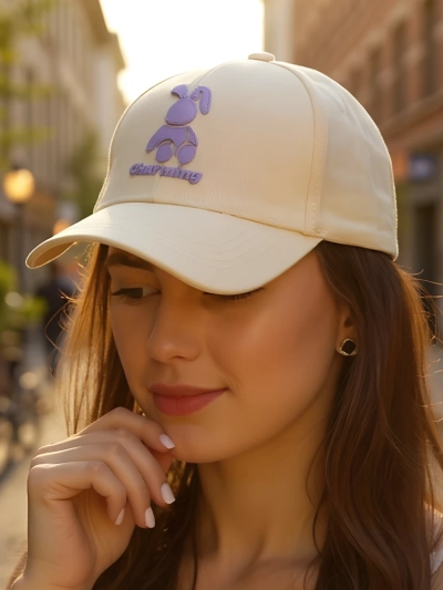Royalfashion Sapka nyuszis kacsintó folttal