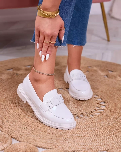 Royalfashion Fehér lakkozott női mokaszin Dafench
