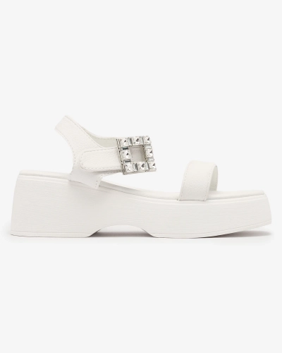 Royalfashion Fehér női díszített szandál egyszínű talppal Lorexi