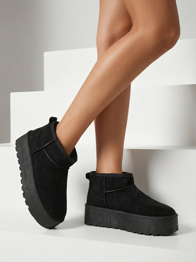 Royalfashion Női platform a'la hócsizma fekete színben Dagodo