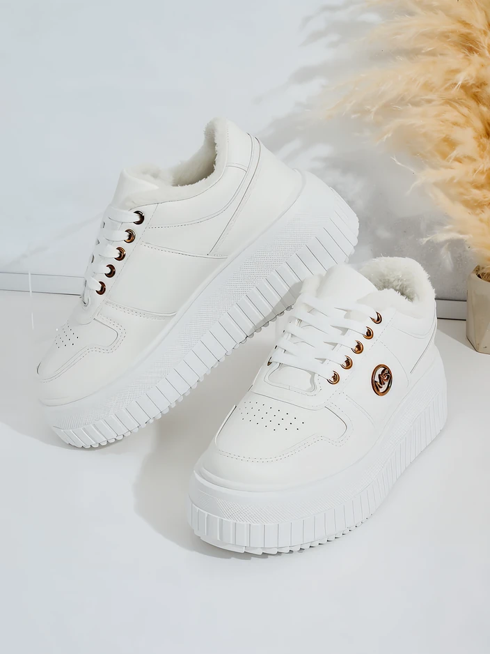 Royalfashion Melegített női tornacipő szőrmével Rozit