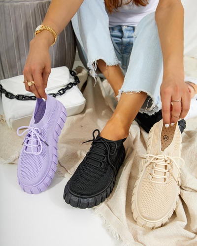 Fekete női sportcipő masszív Teterika talpon - lábbeli