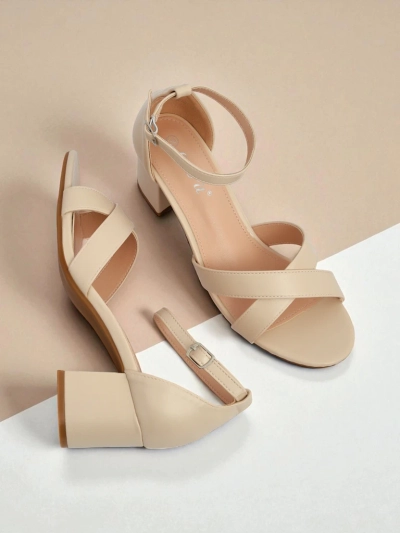 Royalfashion női szandál alacsony, vastag sarokkal Eleganza Strap