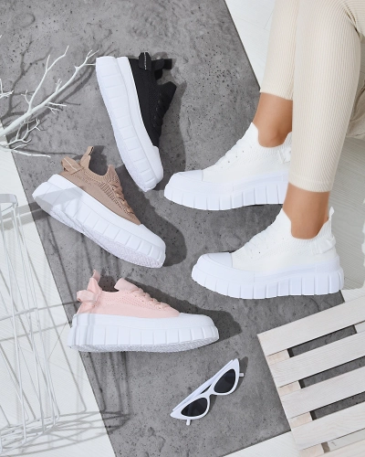 Női tornacipő fekete színben Juneasi - Lábbeli