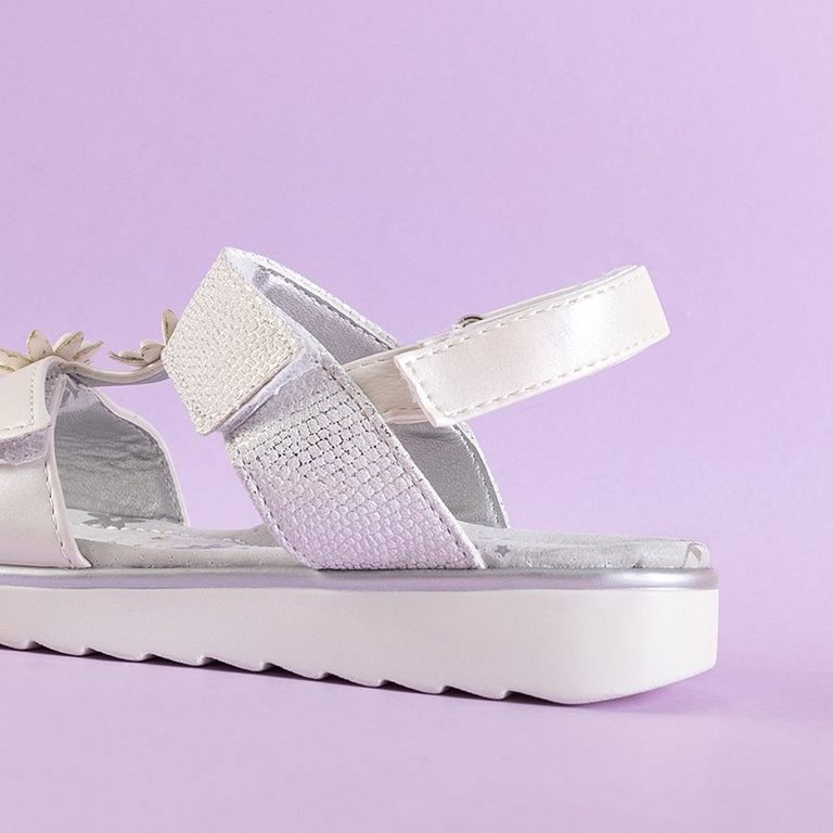 OUTLET Fehér virágos gyerekszandál Futto - Lábbeli