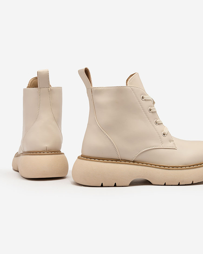 Royalfashion Fehér női fűzős csizma egyszínű talppal Terdi