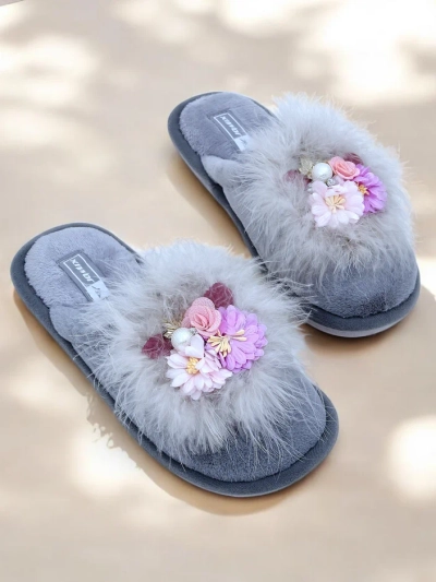 Royalfashion Női bundás papucs virágokkal Ederra
