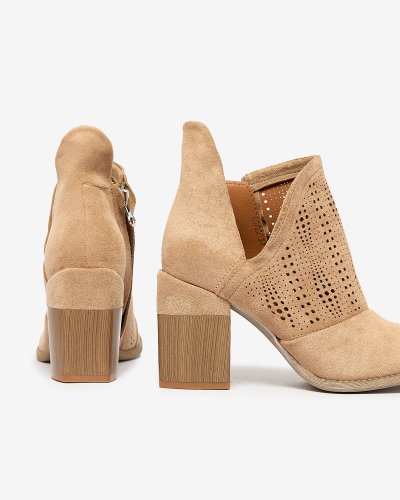 Royalfashion áttört posztócsizma világosbarna színben Revivela