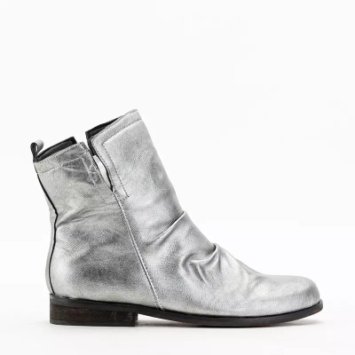 OUTLET Ezüst női csizma a Jetissa-tól - Lábbeli