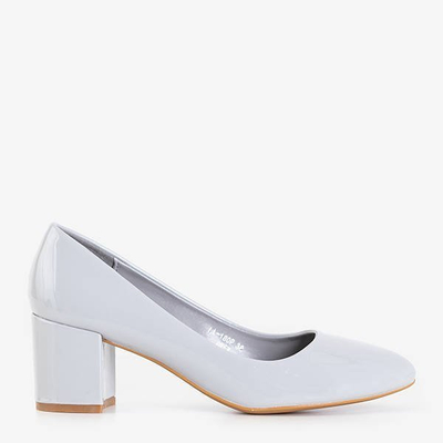 OUTLET Szürke női lakkozott szivattyúk a Sofronia oszlopon - Lábbeli