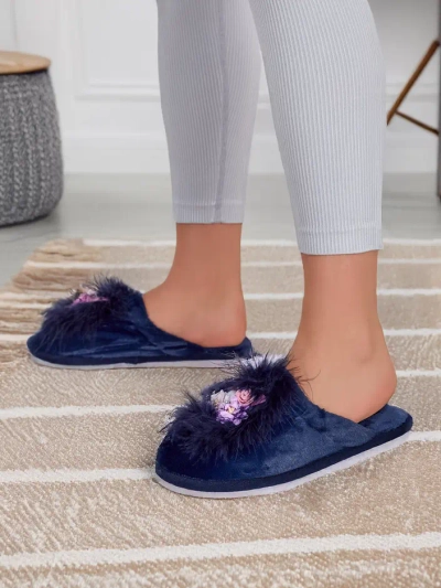 Royalfashion női szőrös papucs virágokkal Ederra