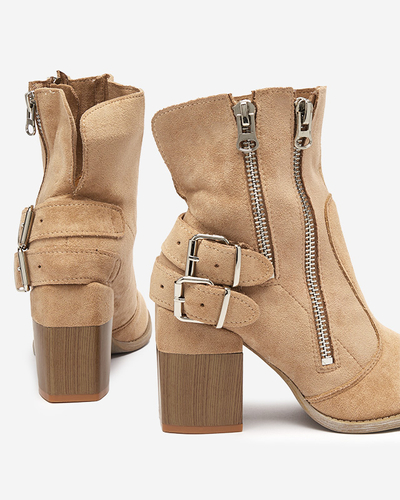 Világosbarna női csizma a poszton Ferrgo- Footwear