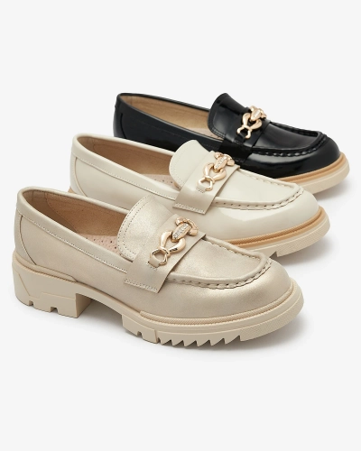 Fekete lakkozott női mokaszinok lánccal Sotella - Lábbeli