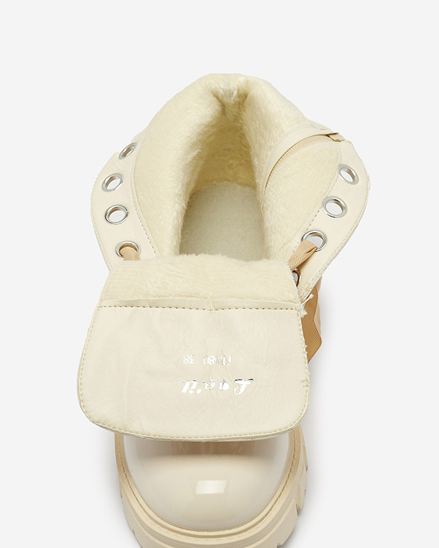 Női lakkbőr bagger csizma bézs színben Oselfo- Lábbeli