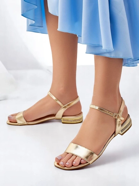 Royalfashion Női szandál lapos talppal Aronies