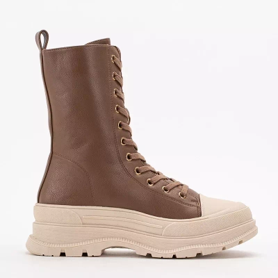 OUTLET Világosbarna női magas csizma lapos Magara sarokkal - Cipők