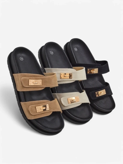 Royalfashion Női szandál díszes csatokkal Costes