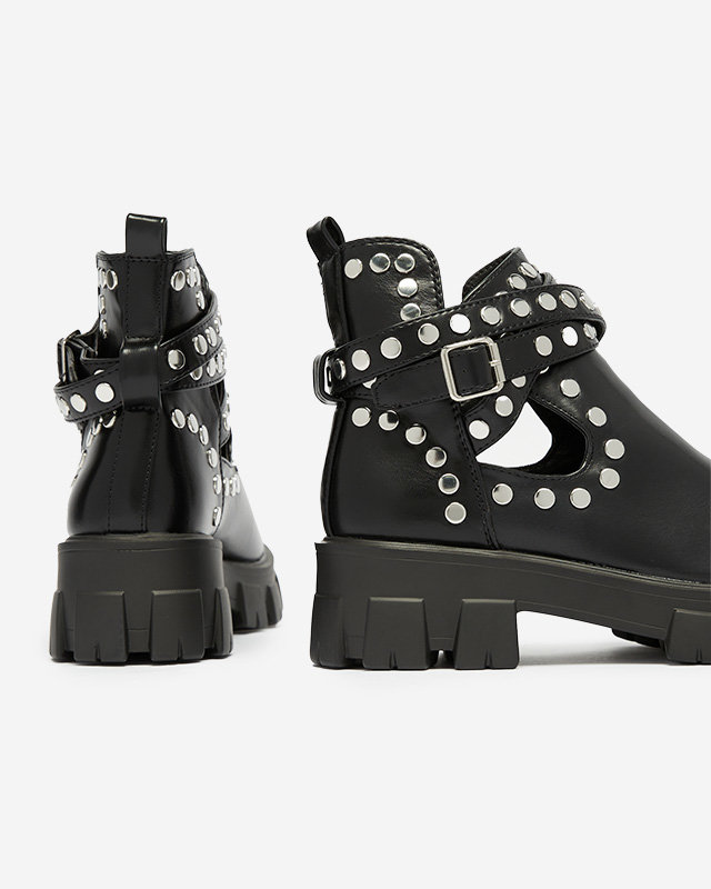 Fekete női csizma masszív Avarna talpon - Lábbeli