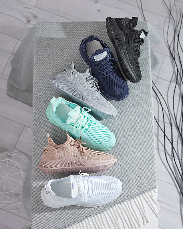 Royalfashion Női szövet sportcipő fekete színben Ltoti