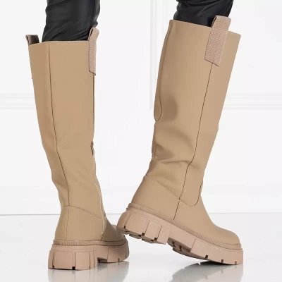 OUTLET Bézs színű női csizma lábszárközépig Oledd- Footwear