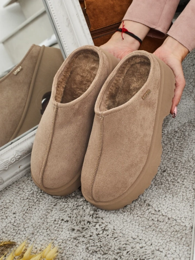 Rövid női a'la hócsizmák bundával Noelina